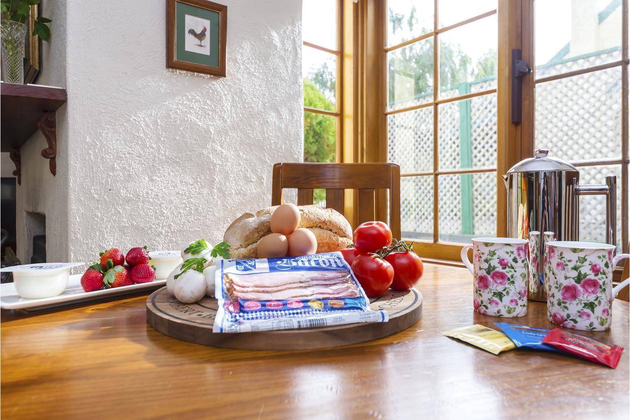 Country Pleasures Bed And Breakfast Angaston Exterior photo